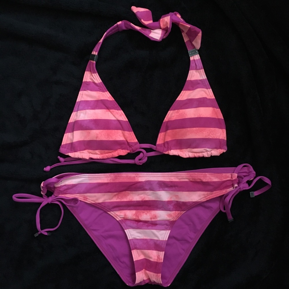 NWOT Oakley Reversible Bikini Top & Bottom